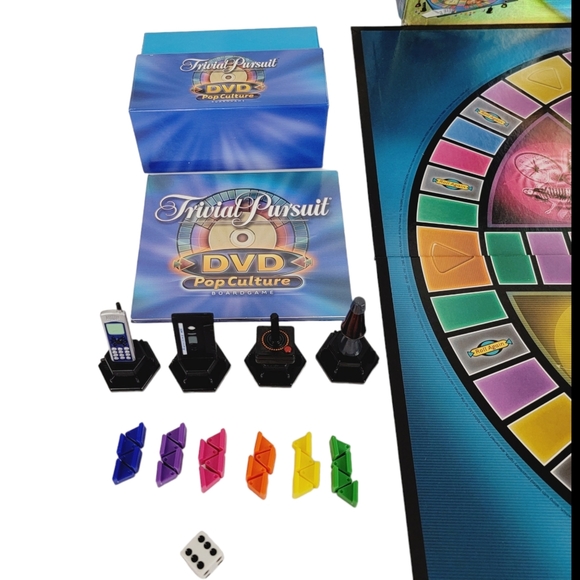 Trivial Pursuit DVD Pop Culture Board Game Parker Brothers 2003 Edition - Picture 3 of 12
